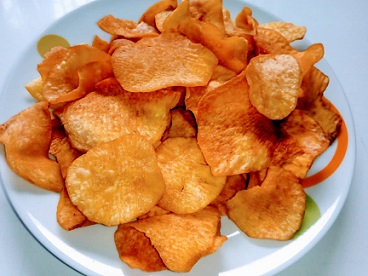 Fried sweet potato chips