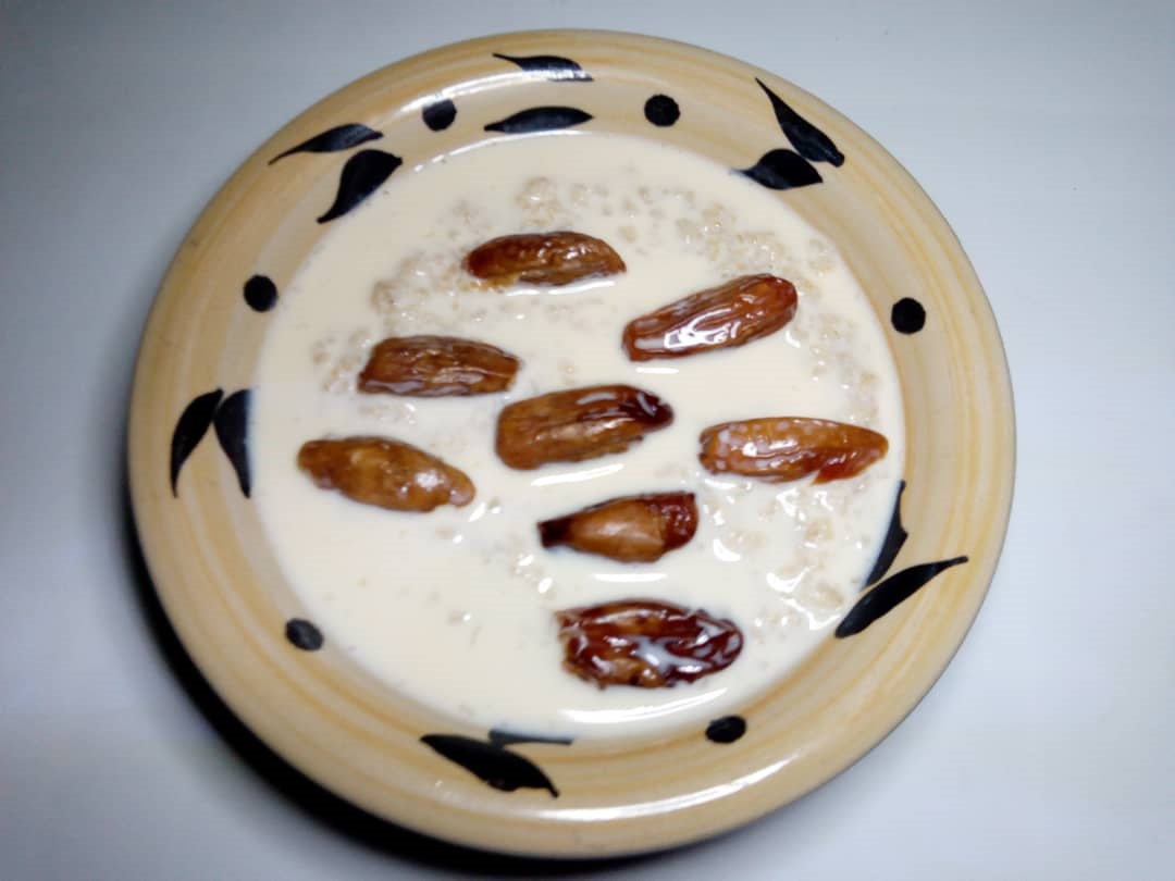 Oatmeal with dates