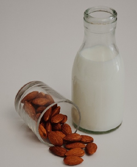 Benefits of Almond Milk